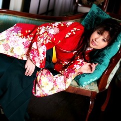 Kimono Momoko